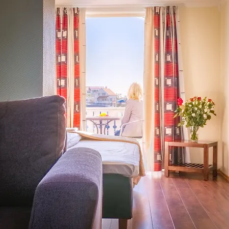 Victoria Hotel 3*